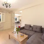 Ariadne Villa