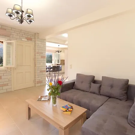 Ariadne Villa